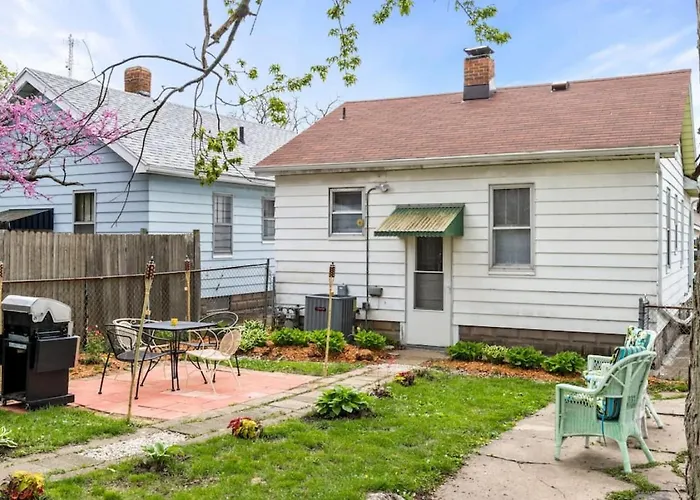 Cheerful 2 Bd With Backyard Дом отдыха Пеория