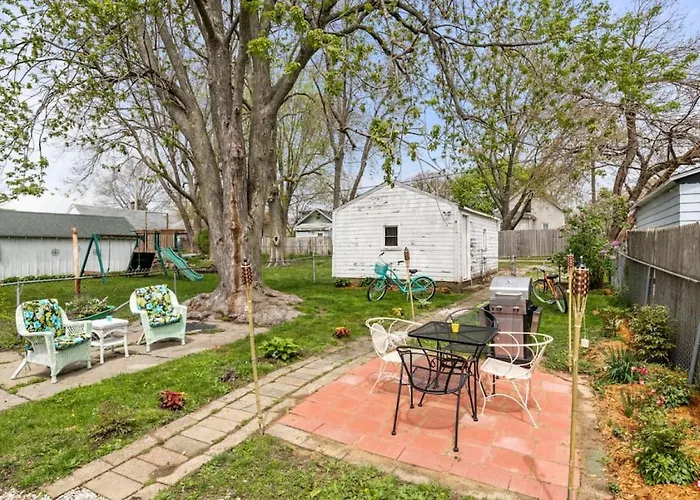 Cheerful 2 Bd With Backyard Дом отдыха